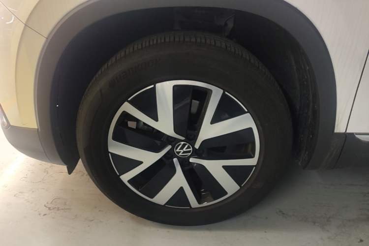 Used Volkswagen Tayron 2025 Zhongxiang Version 300TSI Left Front Wheel Hub