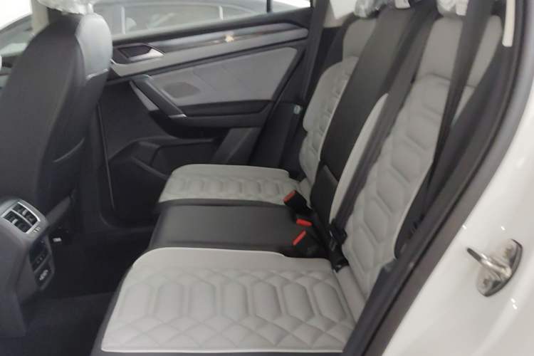 Used Volkswagen Tayron 2025 Zhongxiang Version 300TSI Left Rear Seat