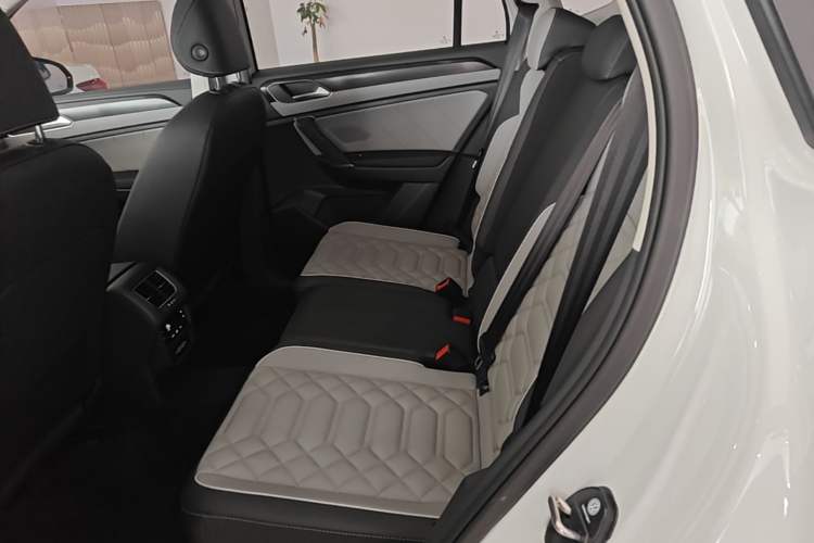 Used Volkswagen Tayron 2025 Facelifted Model, Popular Version, 300TSI Left Rear Seat