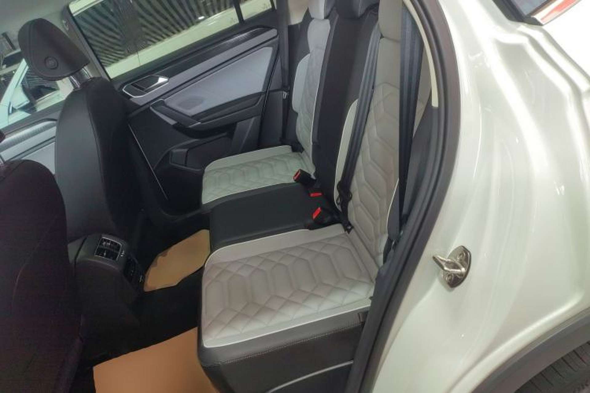 Used Volkswagen Tayron 2025 Zhongxiang Version 330TSI Left Rear Seat