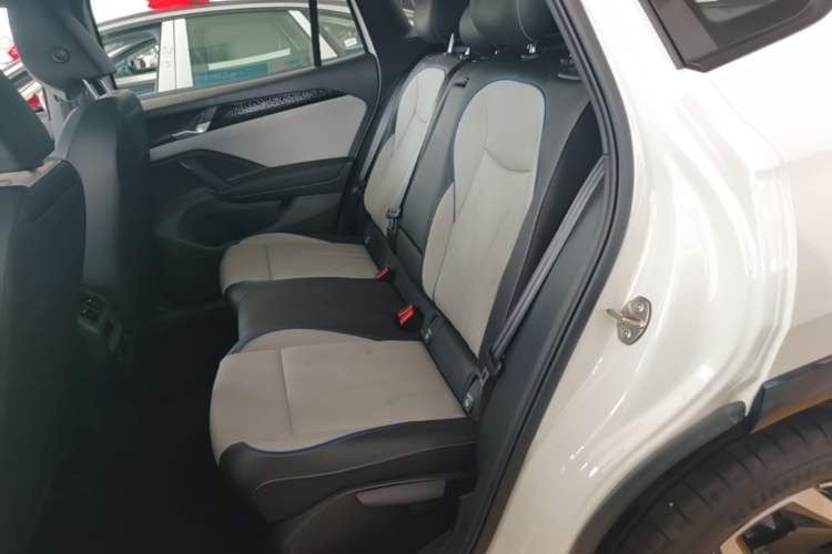 Used Volkswagen Tayron 2025 Tharu L 330TSI Two-Wheel Drive Elite City Package Left Rear Seat