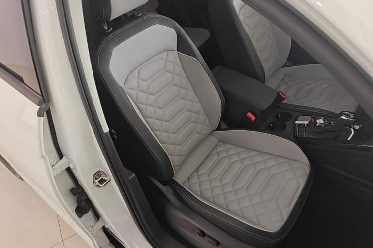 Used Volkswagen Tayron 2025 Facelifted Model, Popular Version, 300TSI Right Front Seat