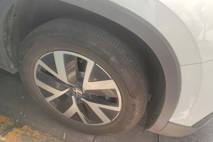 Used Volkswagen Tayron 2025 Zhongxiang Version 330TSI Right Front Wheel Hub