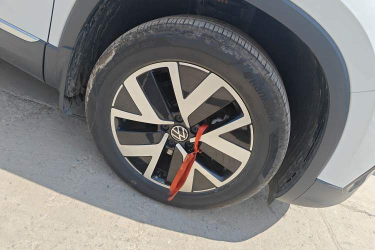 Used Volkswagen Tayron 2025 Zhongxiang Version 300TSI Right Front Wheel Hub