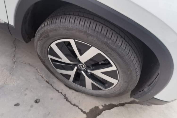 Used Volkswagen Tayron 2025 Zhongxiang Version 300TSI Right Front Wheel Hub