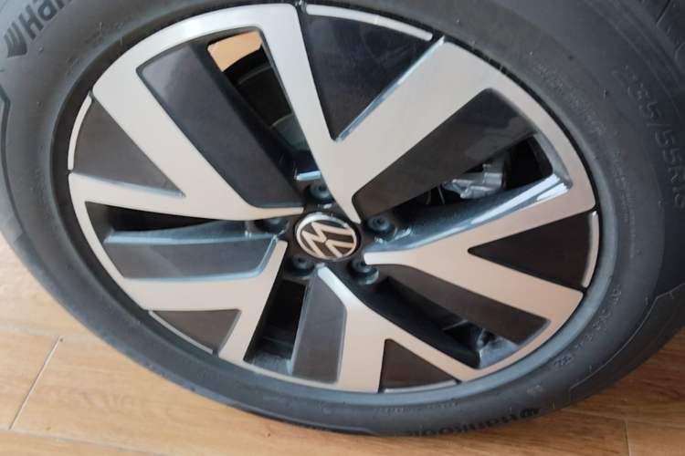 Used Volkswagen Tayron 2025 Zhongxiang Version 300TSI Right Rear Wheel Hub
