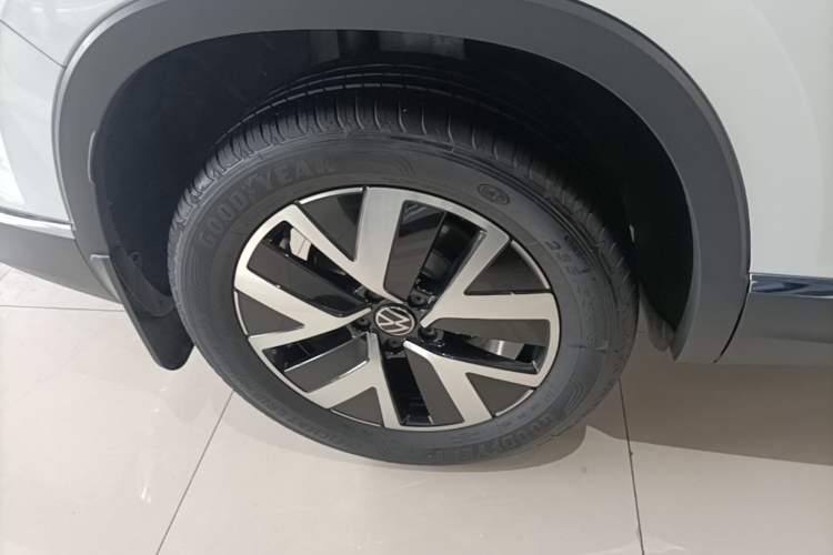 Used Volkswagen Tayron 2025 Zhongxiang Version 300TSI Right Rear Wheel Hub