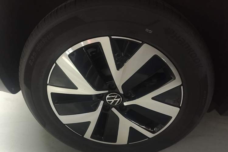 Used Volkswagen Tayron 2025 Zhongxiang Version 300TSI Right Rear Wheel Hub