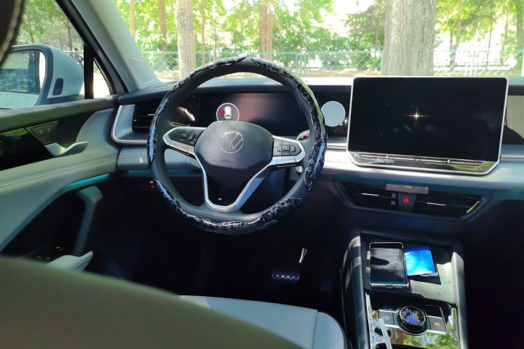 Used Volkswagen Tayron 2025 Tiguan L 330TSI Two-Wheel-Drive Elite Steering Wheel