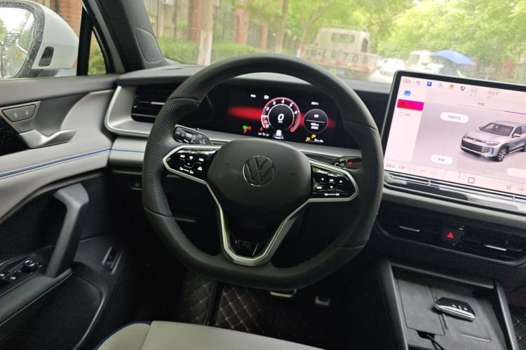 Used Volkswagen Tayron 2025 Tharu L 330TSI Two-Wheel Drive Elite City Package Steering Wheel
