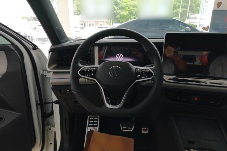 Used Volkswagen Tayron 2025 Tharu L 330TSI Two-Wheel Drive Elite City Package Steering Wheel