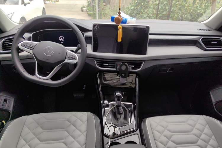 Used Volkswagen Tayron 2026 Model, 30 Million Vehicles Selected Version, 330TSI Center Console