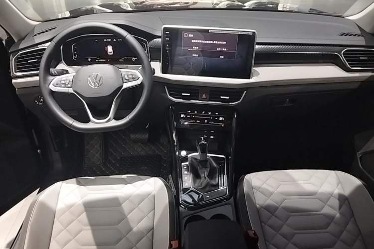 Used Volkswagen Tayron 2026 Model, 30 Million Vehicles Selected Version, 300TSI Center Console