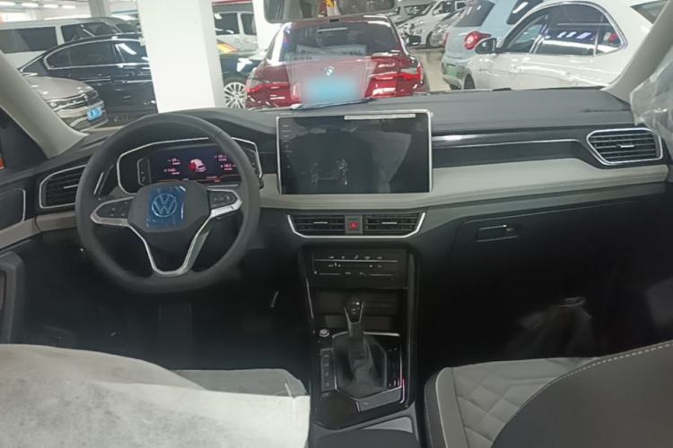 Used Volkswagen Tayron 2026 Model, 30 Million Vehicles Selected Version, 300TSI Center Console