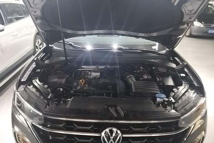 Used Volkswagen Tayron 2026 Model, 30 Million Vehicles Selected Version, 300TSI Engine Bay