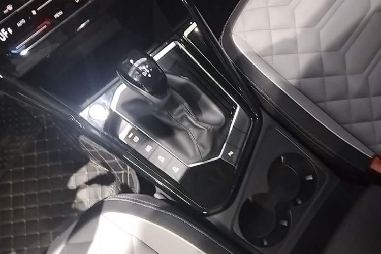 Used Volkswagen Tayron 2026 Model, 30 Million Vehicles Selected Version, 300TSI Gear Lever