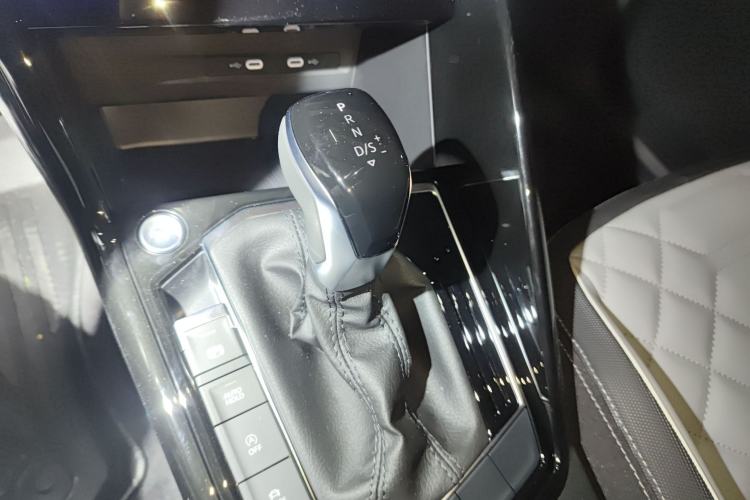 Used Volkswagen Tayron 2026 Model, 30 Million Vehicles Selected Version, 300TSI Gear Lever