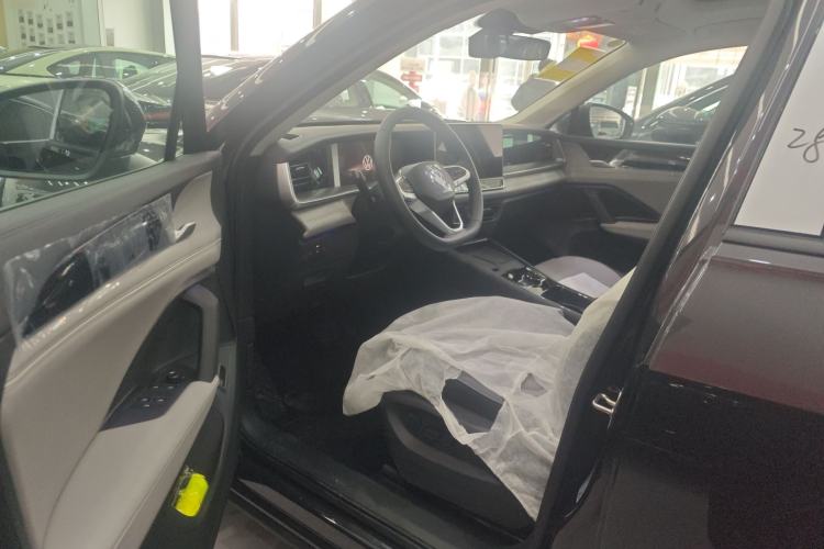 Used Volkswagen Tayron 2026 Model, Tharu L 330TSI Two-Wheel Drive Elite Interior 2