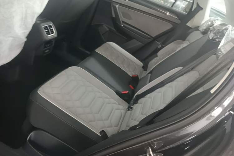 Used Volkswagen Tayron 2026 Model, 30 Million Vehicles Selected Version, 300TSI Left Rear Seat