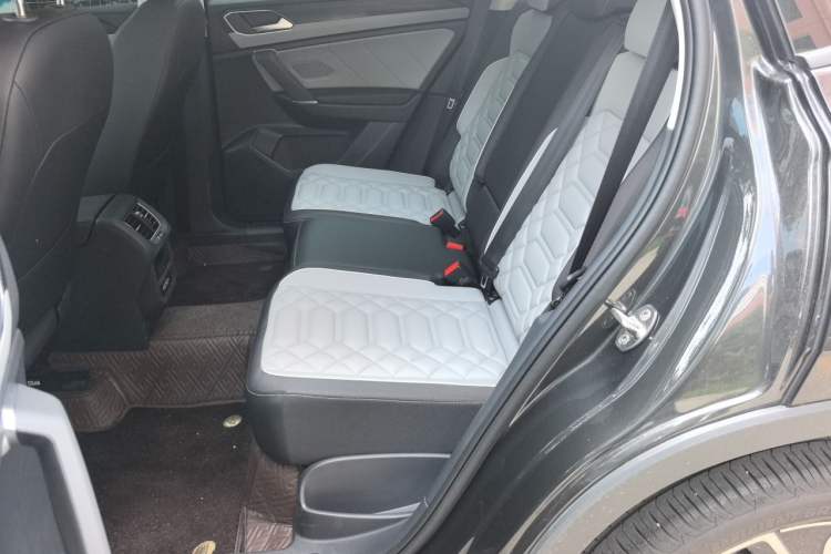 Used Volkswagen Tayron 2026 Model, 30 Million Vehicles Selected Version, 300TSI Left Rear Seat