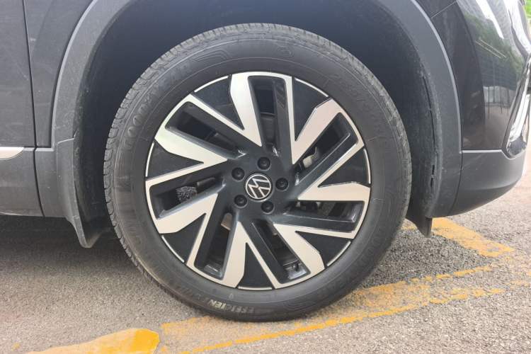 Used Volkswagen Tayron 2026 Model, 30 Million Vehicles Selected Version, 300TSI Right Front Wheel Hub