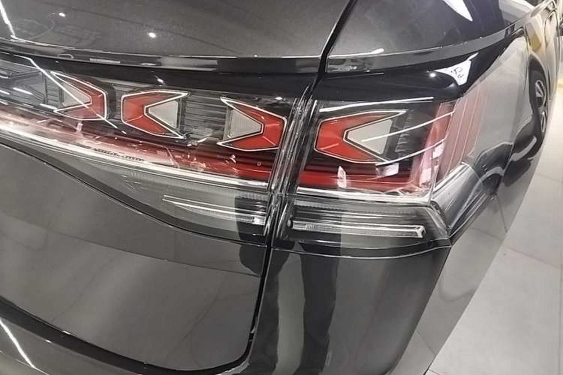 Used Volkswagen Tayron 2026 Model, 30 Million Vehicles Selected Version, 300TSI Right Rear Taillight