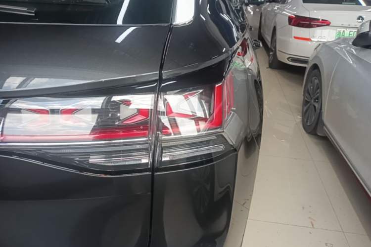 Used Volkswagen Tayron 2026 Model, 30 Million Vehicles Selected Version, 300TSI Right Rear Taillight