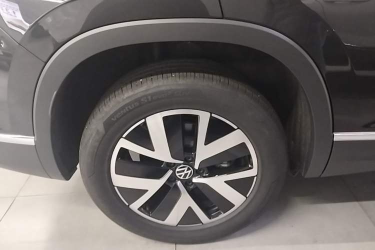 Used Volkswagen Tayron 2026 Model, 30 Million Vehicles Selected Version, 300TSI Right Rear Wheel Hub