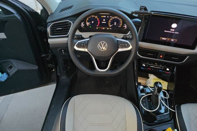 Used Volkswagen Tayron 2026 Model, 30 Million Vehicles Selected Version, 300TSI Steering Wheel