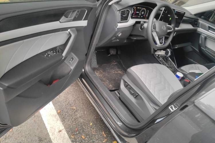 Used Volkswagen Tayron 2026 Model, 30 Million Vehicles Selected Version, 300TSI Driver Seat