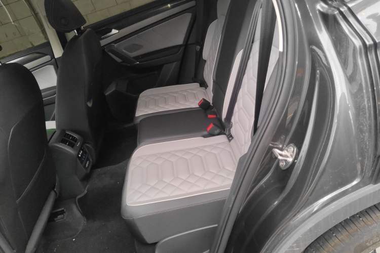 Used Volkswagen Tayron 2026 Model, 30 Million Vehicles Selected Version, 300TSI Left Rear Seat