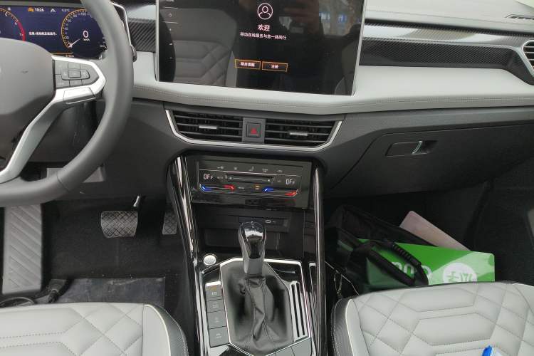 Used Volkswagen Tayron 2026 Model, 30 Million Vehicles Selected Version, 300TSI Audio And AC Panel