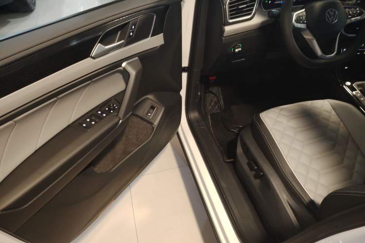 Used Volkswagen Tayron 2026 Model, 30 Million Vehicles Selected Version, 300TSI Driver Seat