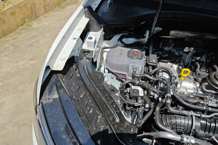 Used Volkswagen Tayron 2026 Model, 30 Million Vehicles Selected Version, 300TSI Engine Bay Right