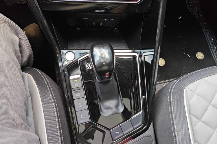 Used Volkswagen Tayron 2026 Model, 30 Million Vehicles Selected Version, 300TSI Gear Lever