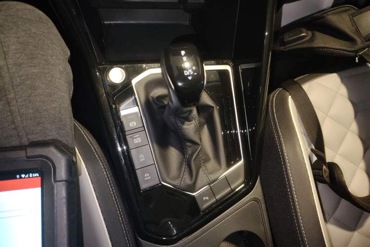 Used Volkswagen Tayron 2026 Model, 30 Million Vehicles Selected Version, 300TSI Gear Lever