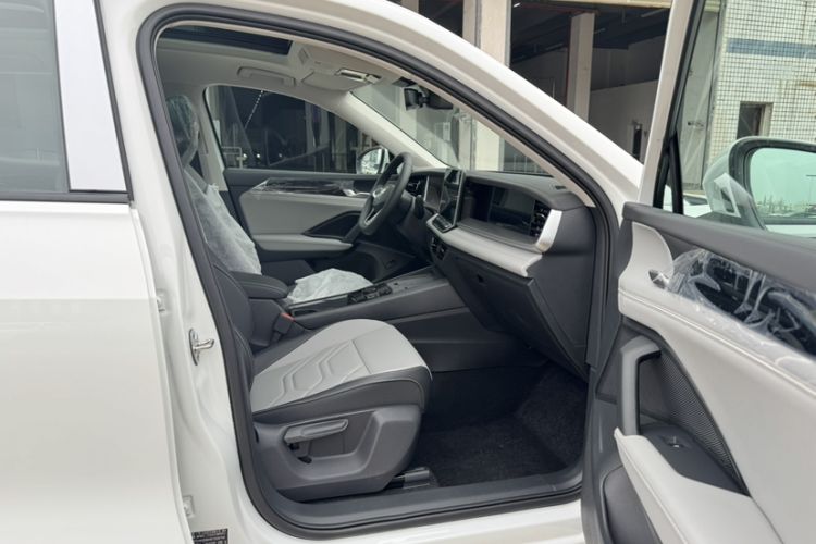 Used Volkswagen Tayron 2026 Model, Tharu L 330TSI Two-Wheel Drive Elite Interior 5