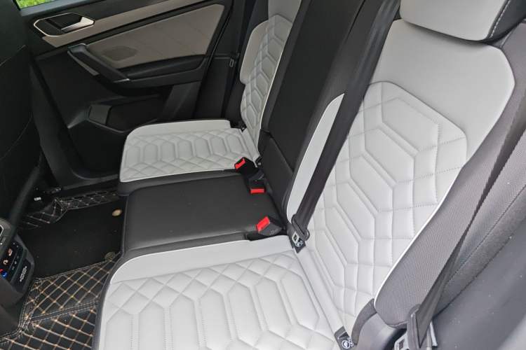 Used Volkswagen Tayron 2026 Model, 30 Million Vehicles Selected Version, 300TSI Left Rear Seat