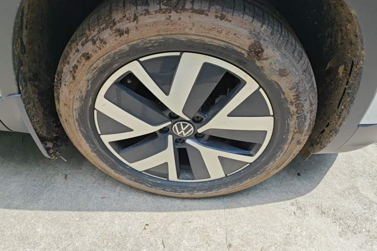 Used Volkswagen Tayron 2026 Model, 30 Million Vehicles Selected Version, 300TSI Right Front Wheel Hub