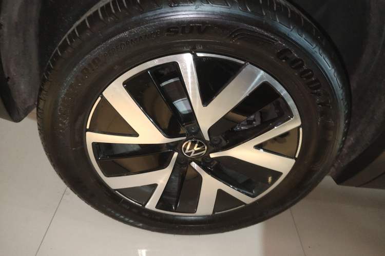 Used Volkswagen Tayron 2026 Model, 30 Million Vehicles Selected Version, 300TSI Right Rear Wheel Hub