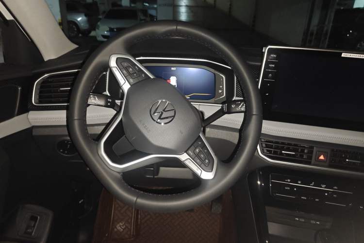 Used Volkswagen Tayron 2026 Model, 30 Million Vehicles Selected Version, 330TSI Steering Wheel