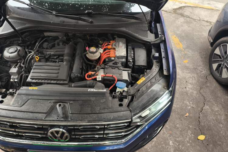 Used Volkswagen Tayron GTE Plug-in Hybrid 2020 1.4T Luxury Model Engine Bay Left