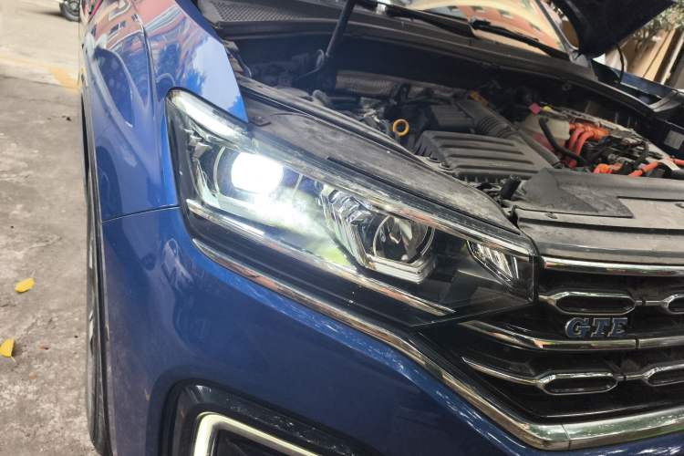 Used Volkswagen Tayron GTE Plug-in Hybrid 2020 1.4T Luxury Model Right Front Headlight