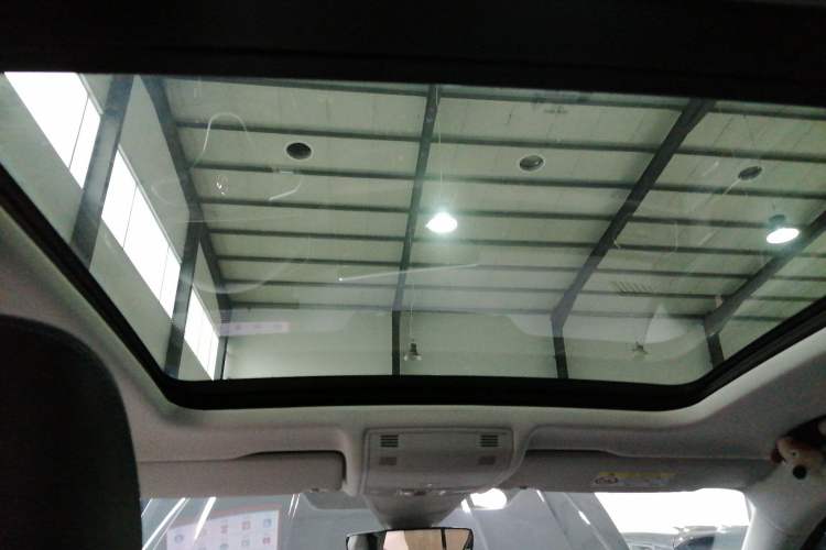 Used Volkswagen Tayron GTE Plug-in Hybrid 2024 280TSI Luxury Plus Advanced Edition Headliner