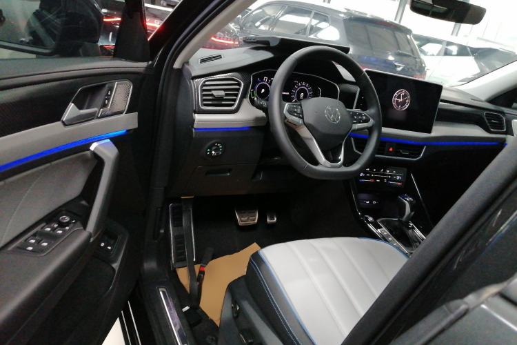 Used Volkswagen Tayron GTE Plug-in Hybrid 2024 280TSI Luxury Plus Advanced Edition Interior 3