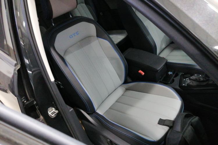 Used Volkswagen Tayron GTE Plug-in Hybrid 2024 280TSI Luxury Plus Advanced Edition Right Front Seat