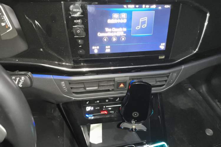 Used Volkswagen Tayron GTE Plug-in Hybrid 2020 1.4T Luxury Model Audio And AC Panel