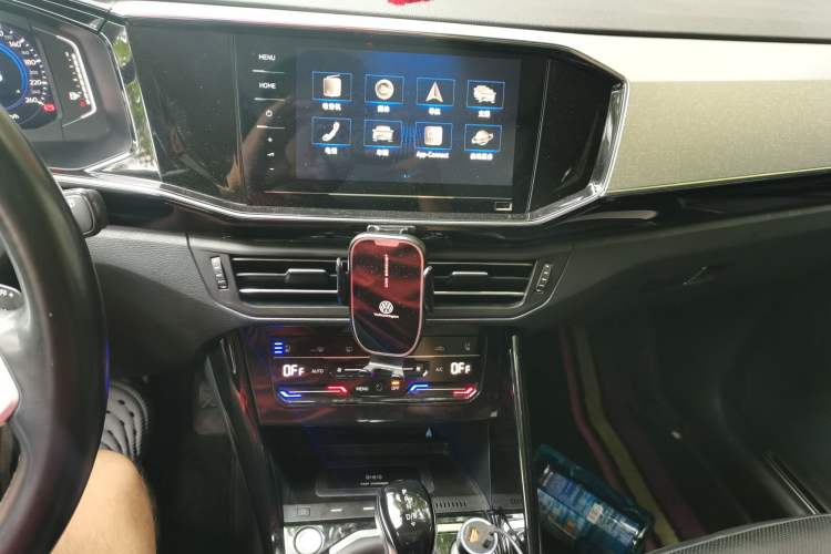 Used Volkswagen Tayron GTE Plug-in Hybrid 2020 1.4T Luxury Model Audio And AC Panel