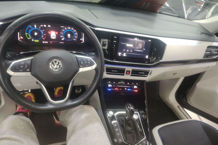 Used Volkswagen Tayron GTE Plug-in Hybrid 2020 1.4T Luxury Model Center Console