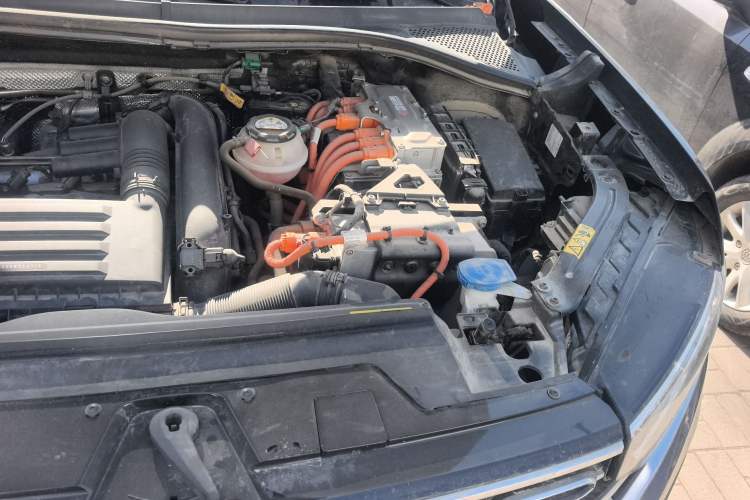Used Volkswagen Tayron GTE Plug-in Hybrid 2020 1.4T Luxury Model Engine Bay Left